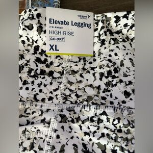 Old Navy Active Black and White High Rise Leggings XL with pockets 7/8